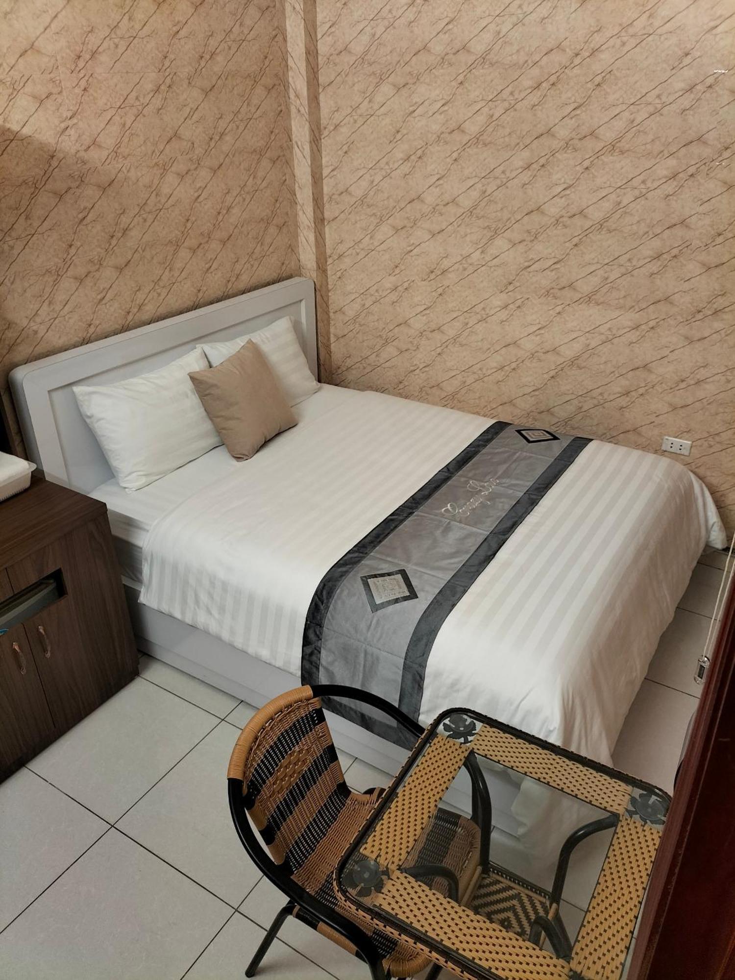 Roma Hotel Noi Bai Airport Hanoi Exteriör bild